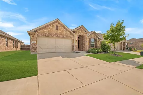 6114 Sutton Fields Trl, Aubrey, TX 76227 photo 3