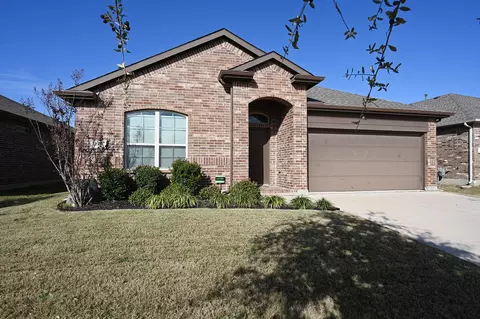 228 Red Fox Ln, Denton, TX 76210