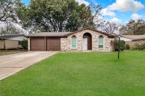 508 Oak St, Burleson, TX 76028