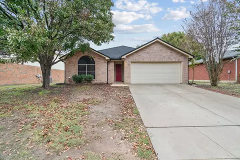 5016 Prairie Creek Trl, Fort Worth, TX 76179