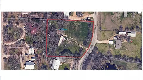 817 Green Valley Cir W, Burleson, TX 76028