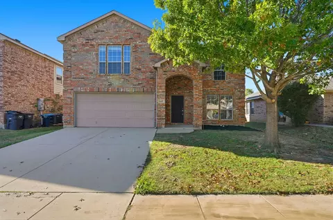 10405 Hideaway Trl, Fort Worth, TX 76131
