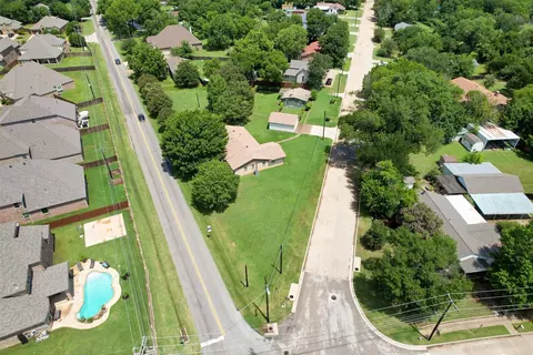 802 Cardinal Rd, Mansfield, TX 76063