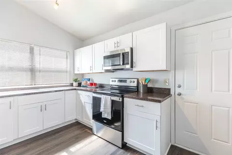 Kitchen - 7604 Cousteau Dr, Rowlett, TX 75088 photo 3 of 3