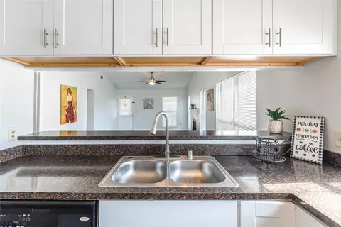 Kitchen - 7604 Cousteau Dr, Rowlett, TX 75088 photo 2 of 3
