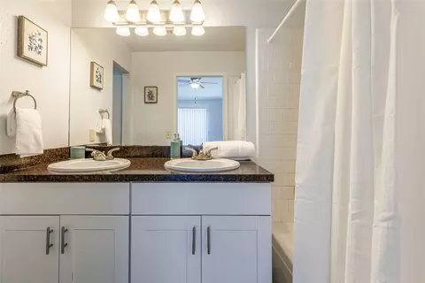 Bath - 7604 Cousteau Dr, Rowlett, TX 75088 photo 2 of 3