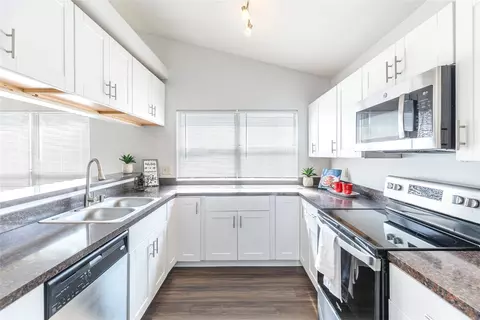 Kitchen - 7604 Cousteau Dr, Rowlett, TX 75088 photo 1 of 3