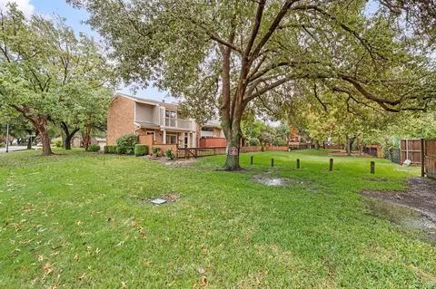 2900 Shady Lake Cir, Carrollton, TX 75006