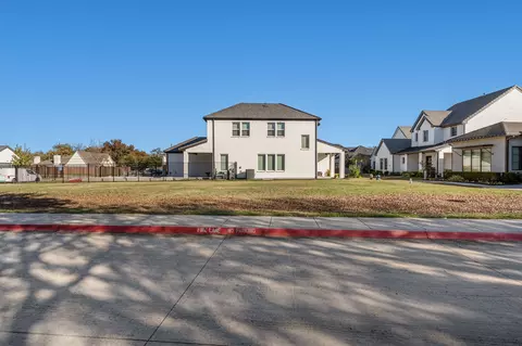 225 Magnolia Ln, Westworth Village, TX 76114