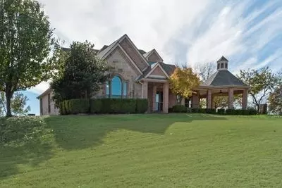 301 Silver Canyon Dr, Fort Worth, TX 76108