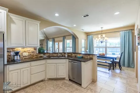 Kitchen - 517 Prosperity Rd, Abilene, TX 79602 photo 2 of 4