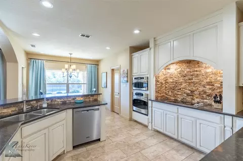 Kitchen - 517 Prosperity Rd, Abilene, TX 79602 photo 3 of 4