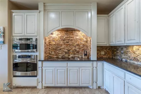 Kitchen - 517 Prosperity Rd, Abilene, TX 79602 photo 4 of 4