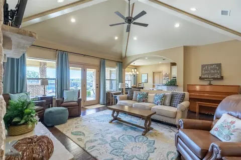 Living - 517 Prosperity Rd, Abilene, TX 79602 photo 2 of 2