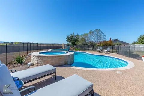 Exterior - 517 Prosperity Rd, Abilene, TX 79602 photo 9 of 13