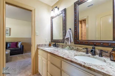 Bath - 517 Prosperity Rd, Abilene, TX 79602 photo 7 of 7