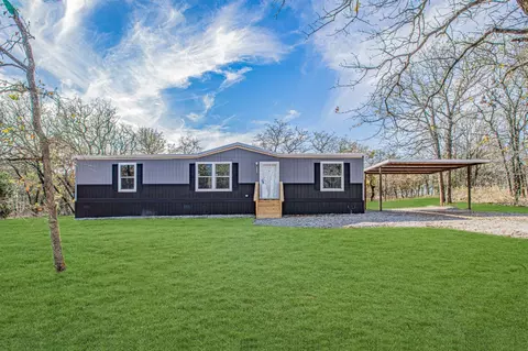 332 Huddleston Rd, Sunset, TX 76270