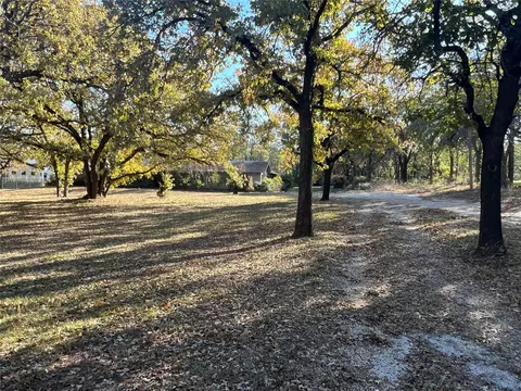 7412 Bursey Rd, North Richland Hills, TX 76182