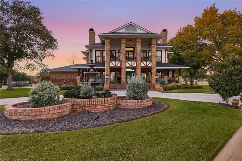 901 Ironwood Dr, Desoto, TX 75115