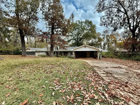 321 Evangeline Dr, Elm Grove, LA 71051