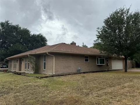 Exterior - 1812 Trinity Dr, Waco, TX 76710 photo 7 of 7