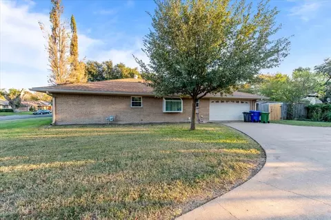 Exterior - 1812 Trinity Dr, Waco, TX 76710 photo 5 of 5
