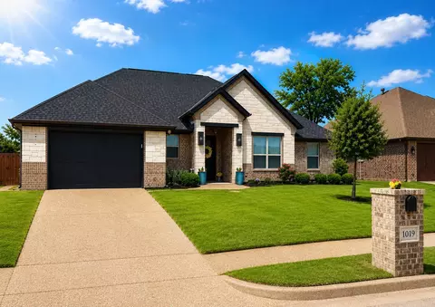 1019 Anna Cir, Granbury, TX 76048