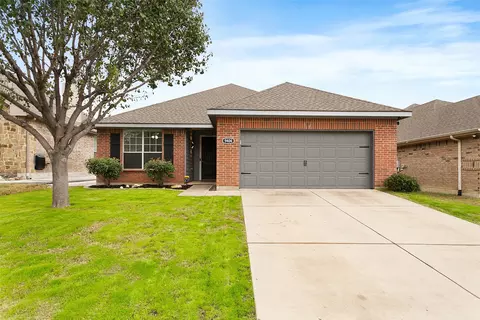 9404 Tierra Verde Dr, Fort Worth, TX 76177