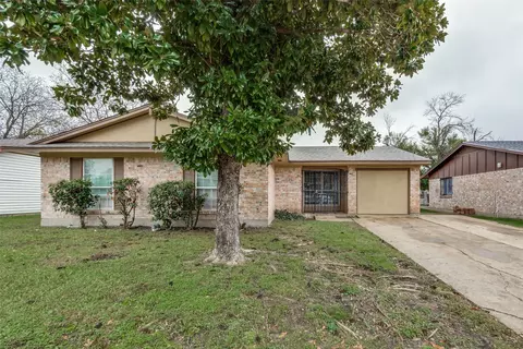 3336 Pacesetter Dr, Dallas, TX 75241