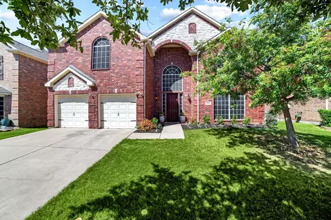 7105 Silktree Ct, Denton, TX 76208