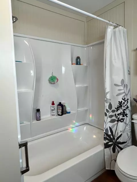 Bath - 700 E Highland Ave, Comanche, TX 76442 photo 4 of 4
