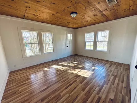 Living - 307 E Grand Ave, Comanche, TX 76442 photo 2 of 4