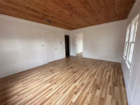 Living - 307 E Grand Ave, Comanche, TX 76442 photo 4 of 4