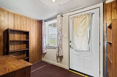 Entry Way - 512 S Lamar Ave, Denison, TX 75021 photo 1 of 1