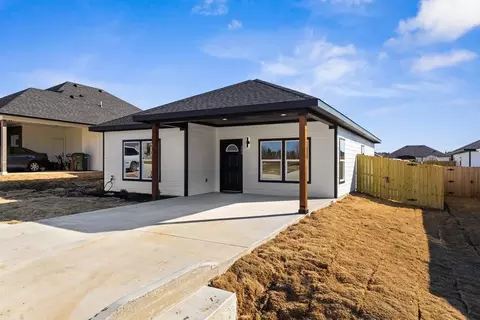 304 Rike Rd, Mabank, TX 75147