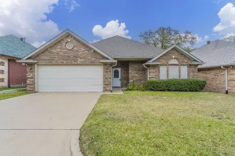 1037 Austin Ct, Weatherford, TX 76086