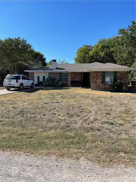 506 E Willow, Lott, TX 76656