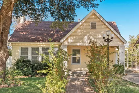 2861 W 12th St, Dallas, TX 75211