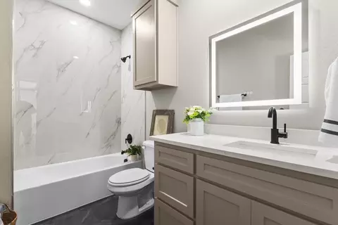 Bath - 303 Paschall Blvd, Mabank, TX 75147 photo 3 of 3