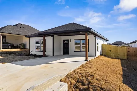 Exterior - 303 Paschall Blvd, Mabank, TX 75147 photo 2 of 5