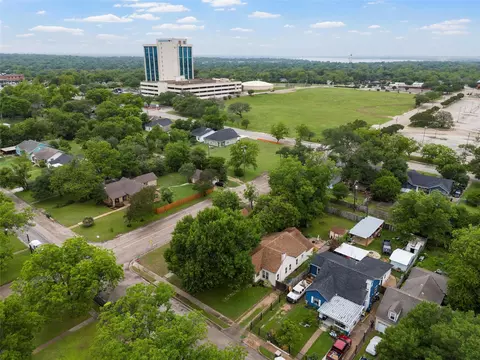 View/Area - 2923 Live Oak Ave, Waco, TX 76708 photo 2 of 3