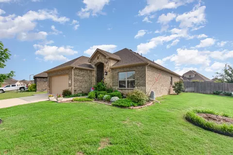 7800 Cypress Dr, Greenville, TX 75402