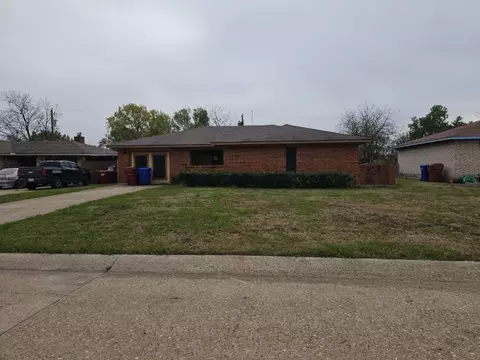 817 Oak Grove Ln, Royse City, TX 75189