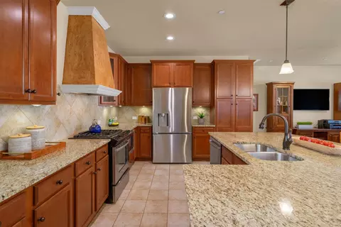 920 Brook Forest Ln, Euless, TX 76039 photo 11