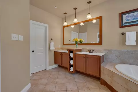 920 Brook Forest Ln, Euless, TX 76039 photo 22