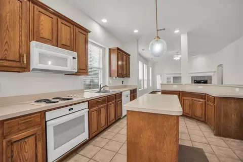 Kitchen - 1610 Mapleleaf Fall Dr, Allen, TX 75002 photo 4 of 4