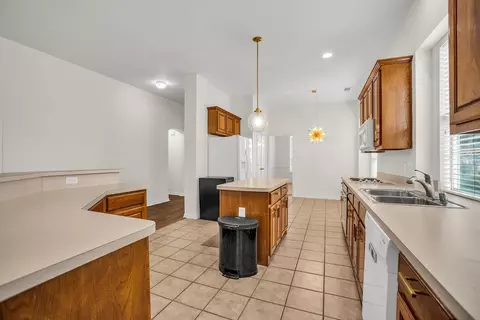 Kitchen - 1610 Mapleleaf Fall Dr, Allen, TX 75002 photo 1 of 4