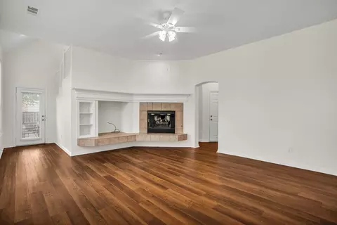 Living - 1610 Mapleleaf Fall Dr, Allen, TX 75002 photo 3 of 5
