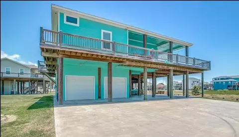922 Palmridge Dr, Port Bolivar, TX 77650