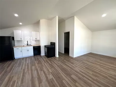 102 N Pinto St, Comanche, TX 76442